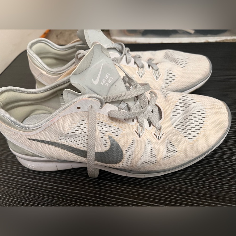 Nike Women's Beige Sneakers
